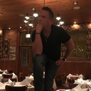 Meet your Posher, Keegan